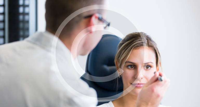 Contact Lenses vs Glasses: What’s Best for Your Eyes